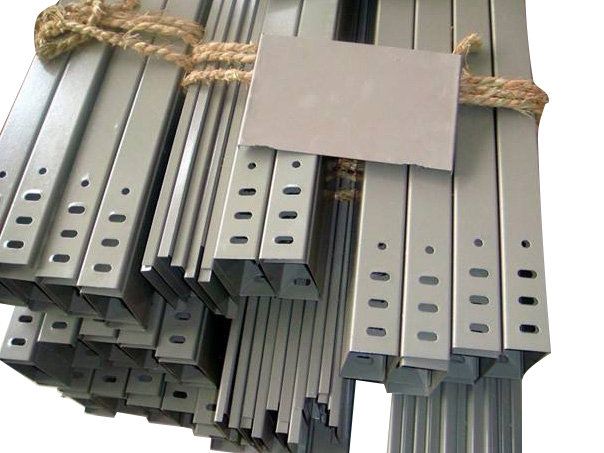 8点1氪｜小孩试戴金镯子10秒被要求赔偿1000元中国黄金回应；全红婵捐出全部直播收入；阿里秘密启动“千问”项目